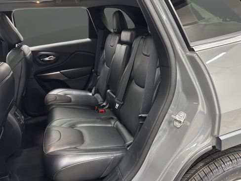Used 2021 Jeep Cherokee Limited w/ Elite Package AWD/4WD image 24
