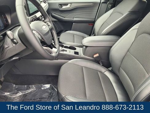 New 2025 Ford Escape SE w/ Class II Trailer Tow Package image 22