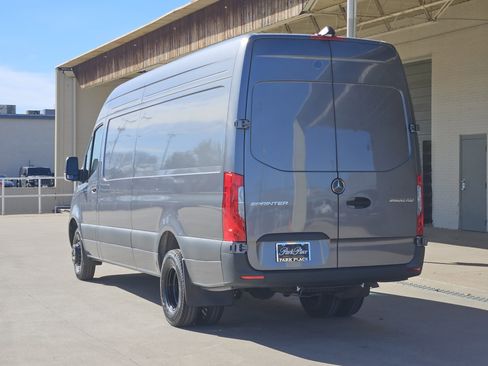 Used 2024 Mercedes-Benz Sprinter 3500 image 4