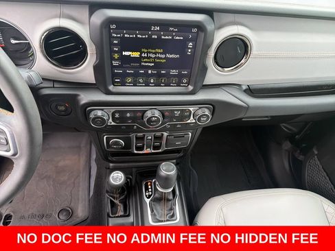Used 2023 Jeep Wrangler Unlimited Sahara AWD/4WD image 20