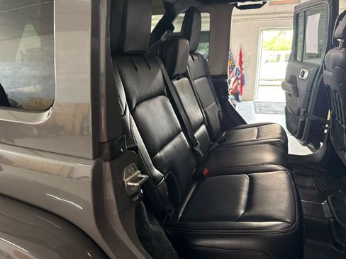 Used 2022 Jeep Wrangler Unlimited Rubicon w/ Xtreme Recon 35" Tire Package AWD/4WD image 54