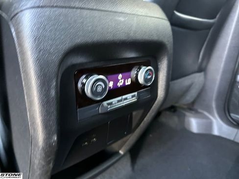 Certified 2025 Buick Enclave Preferred FWD image 26