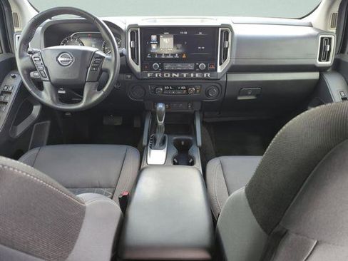 Certified 2025 Nissan Frontier SV w/ SV Convenience Package RWD image 19