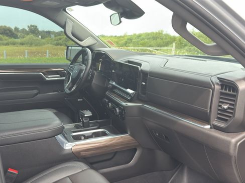 Used 2024 Chevrolet Silverado 1500 RST AWD/4WD image 29
