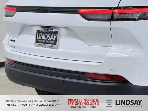 New 2025 Jeep Grand Cherokee Altitude image 5