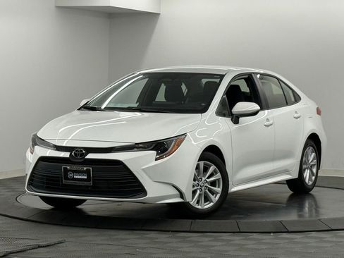 New 2026 Toyota Corolla LE image 2