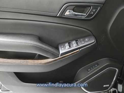 Used 2017 Chevrolet Suburban LT RWD image 23