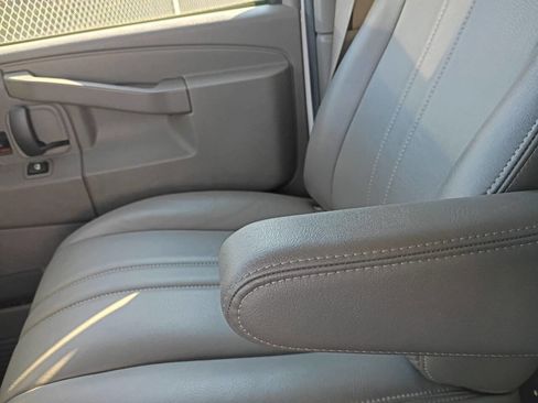 Used 2022 Chevrolet Express 2500 w/ Driver Convenience Package image 17