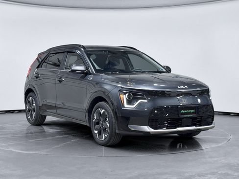 Used 2025 Kia Niro Wind w/ Wind Preserve Package FWD image 4