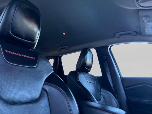 Used 2022 Jeep Cherokee Trailhawk w/ Premium Leather Package image 18