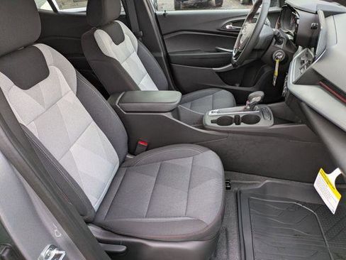 New 2026 Chevrolet Trax RS w/ Sunroof Package image 24