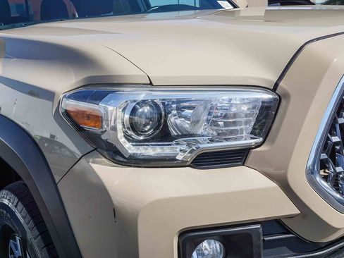 Used 2019 Toyota Tacoma TRD Off-Road w/ Technology Package image 10