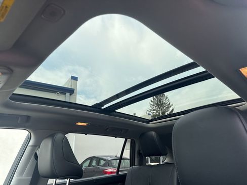 Used 2023 Toyota Highlander Platinum image 9