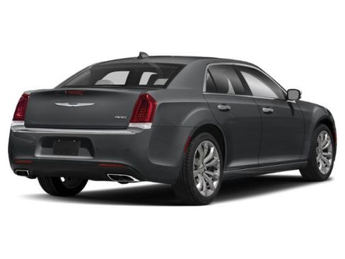 Used 2019 Chrysler 300 Touring w/ Chrome Appearance Package RWD image 2
