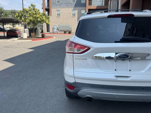 Used 2014 Ford Escape Titanium FWD image 5