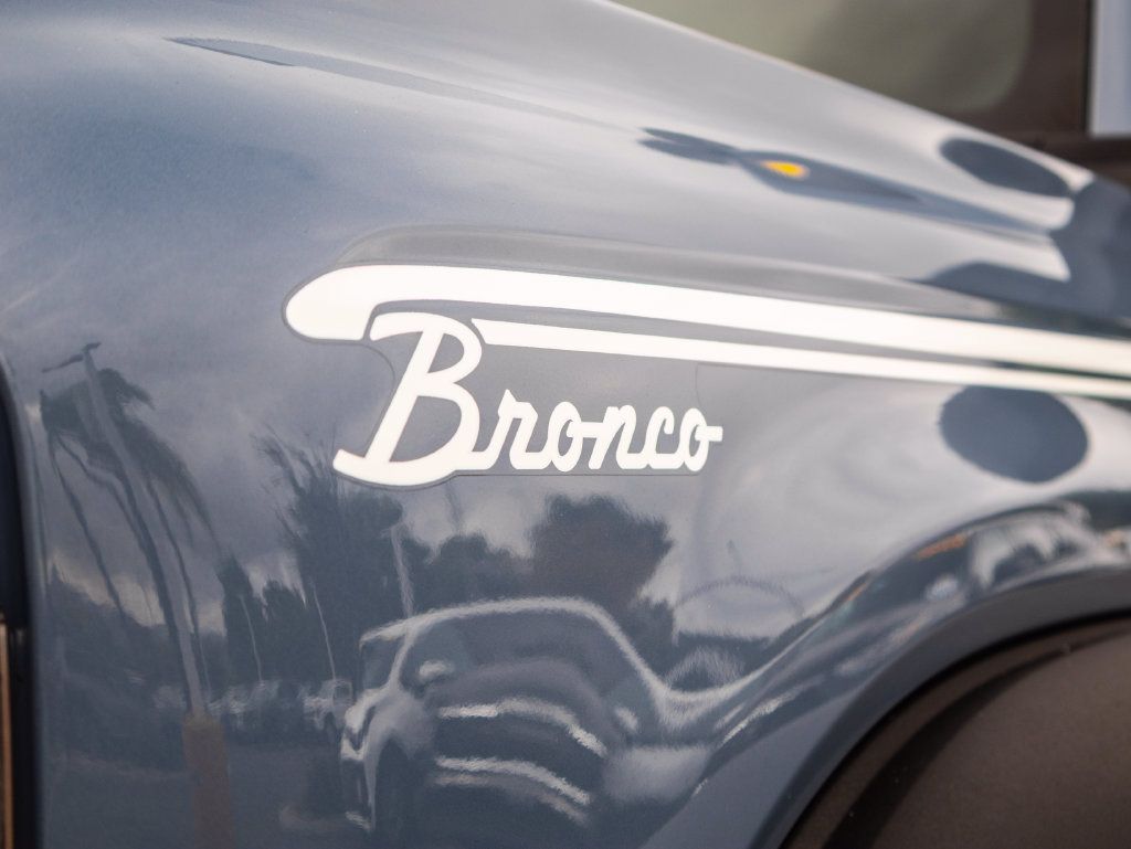 Used 2023 Ford Bronco Heritage Edition AWD/4WD image 6