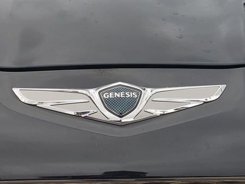 Used 2023 Genesis G70 2.0T RWD image 13