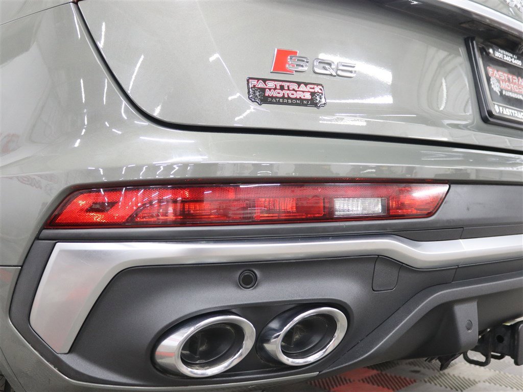 Used 2023 Audi SQ5 Prestige w/ Prestige Package AWD/4WD image 9