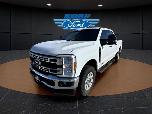 Used 2024 Ford F250 XLT image 1