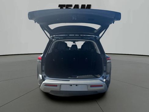 Used 2022 Nissan Pathfinder SL image 16