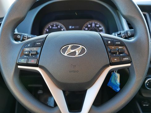 Used 2017 Hyundai Tucson SE image 25