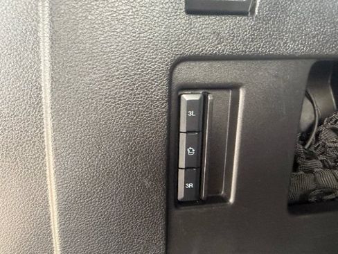 Used 2018 Ford Expedition Max XLT AWD/4WD image 19