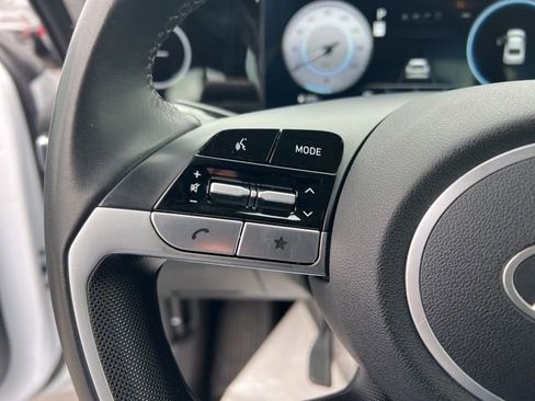 Used 2025 Hyundai Elantra SEL image 14