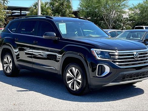 Certified 2024 Volkswagen Atlas SE image 2