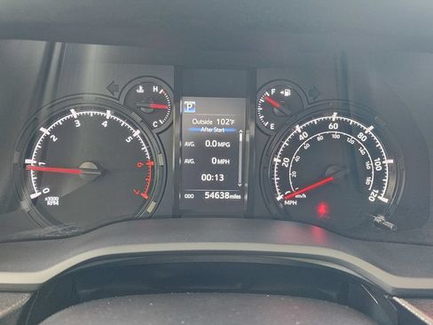 Used 2021 Toyota 4Runner SR5 Premium w/ Moonroof Package RWD image 23