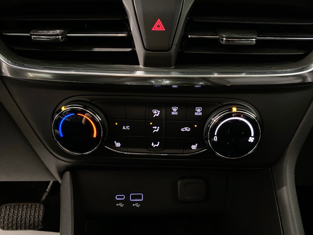 Certified 2024 Buick Encore GX Preferred w/ Comfort Package FWD image 18
