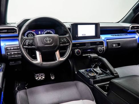 Used 2025 Toyota Tacoma TRD Sport AWD/4WD image 5