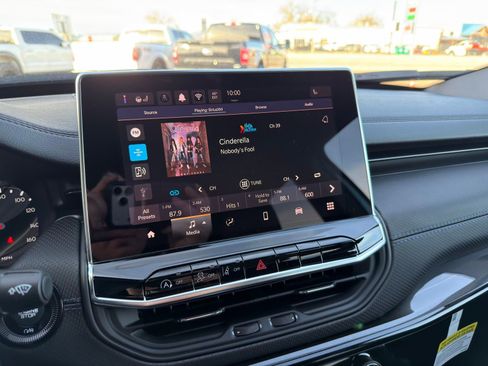 New 2026 Jeep Compass Latitude image 23