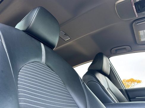 Used 2022 Toyota Camry SE FWD image 17