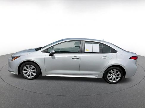 Used 2025 Toyota Corolla LE FWD image 8
