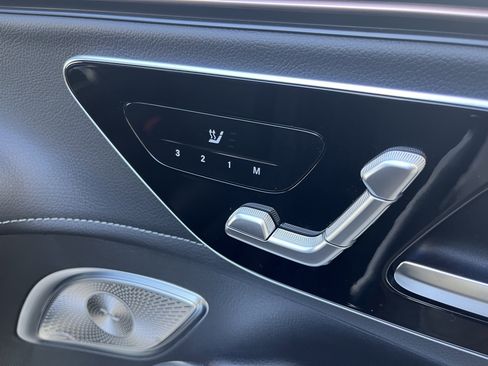 New 2026 Mercedes-Benz EQE 320 4MATIC SUV image 24