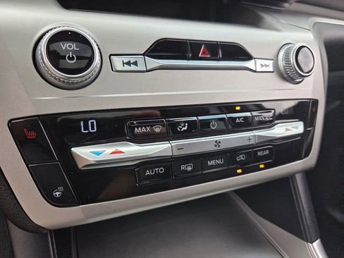 Used 2021 Ford Explorer XLT w/ Equipment Group 202A image 26