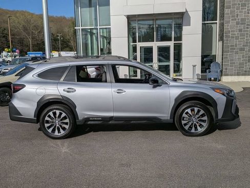 Used 2024 Subaru Outback Limited AWD/4WD image 2