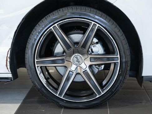 Used 2021 Toyota Sienna XSE image 17