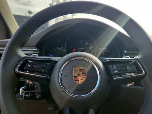 New 2026 Porsche Macan image 17