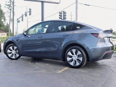 Used 2023 Tesla Model Y Long Range AWD/4WD image 10