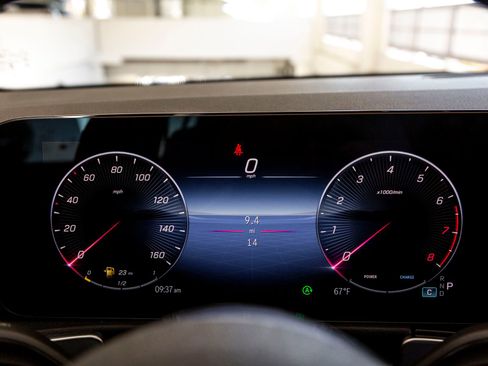 Used 2026 Mercedes-Benz GLB 250 image 12