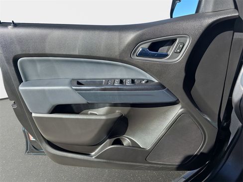 Used 2017 Chevrolet Colorado Z71 image 28