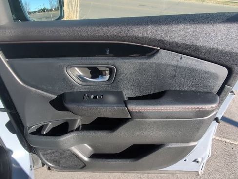 Used 2025 Honda Pilot TrailSport image 30