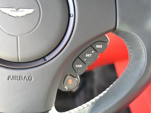 Used 2014 Aston Martin Vanquish Coupe image 24