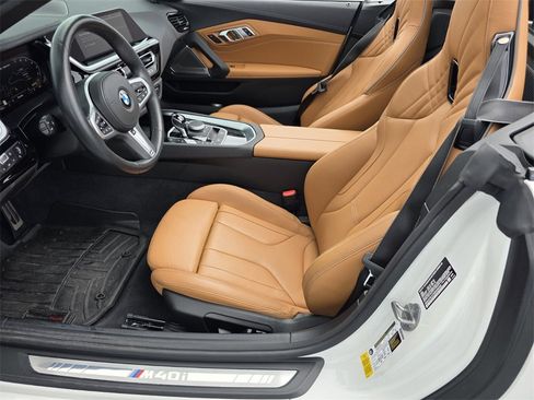 Certified 2022 BMW Z4 M40i w/ Premium Package image 10