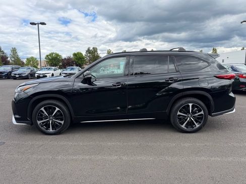 Used 2021 Toyota Highlander XSE AWD/4WD image 5
