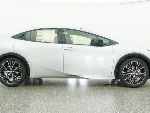 New 2027 Toyota Prius XLE FWD image 27