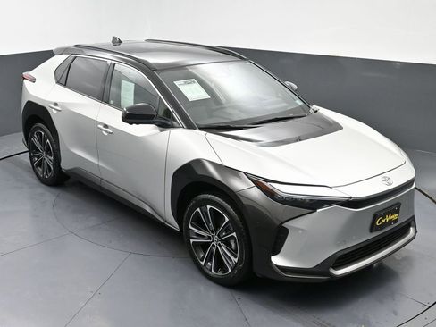 Used 2023 Toyota bZ4X Limited image 38