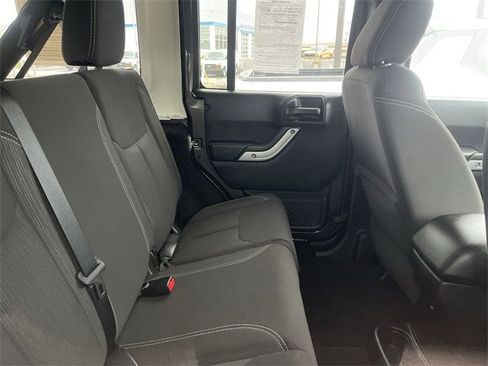 Used 2018 Jeep Wrangler Unlimited Sahara w/ Dual Top Group image 4