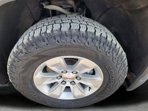 Used 2023 GMC Sierra 1500 SLE image 17